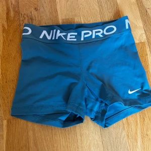 Nike PRO shorts  - Super fina Nike PRO shorts i ett super bra skick💕Knappt andvända och äkta💗