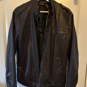 Skinjacka - Tunn skinjacka perfekt för sommaren, helt oanvänd