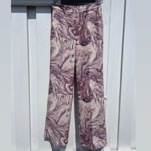 Byxor  - Snygga kostymbyxor från Scotch & Soda. Storlek 27