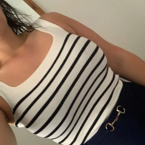 Linne/topp - Säljer en randning fin topp 