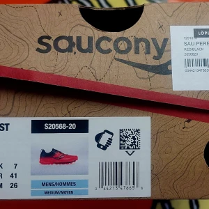 Löparskor Saucony Stl 41 - Löparskor med bra grepp. Supersnygga, bara provade inomhus. Köpta hösten 2023 på Löplabbet.