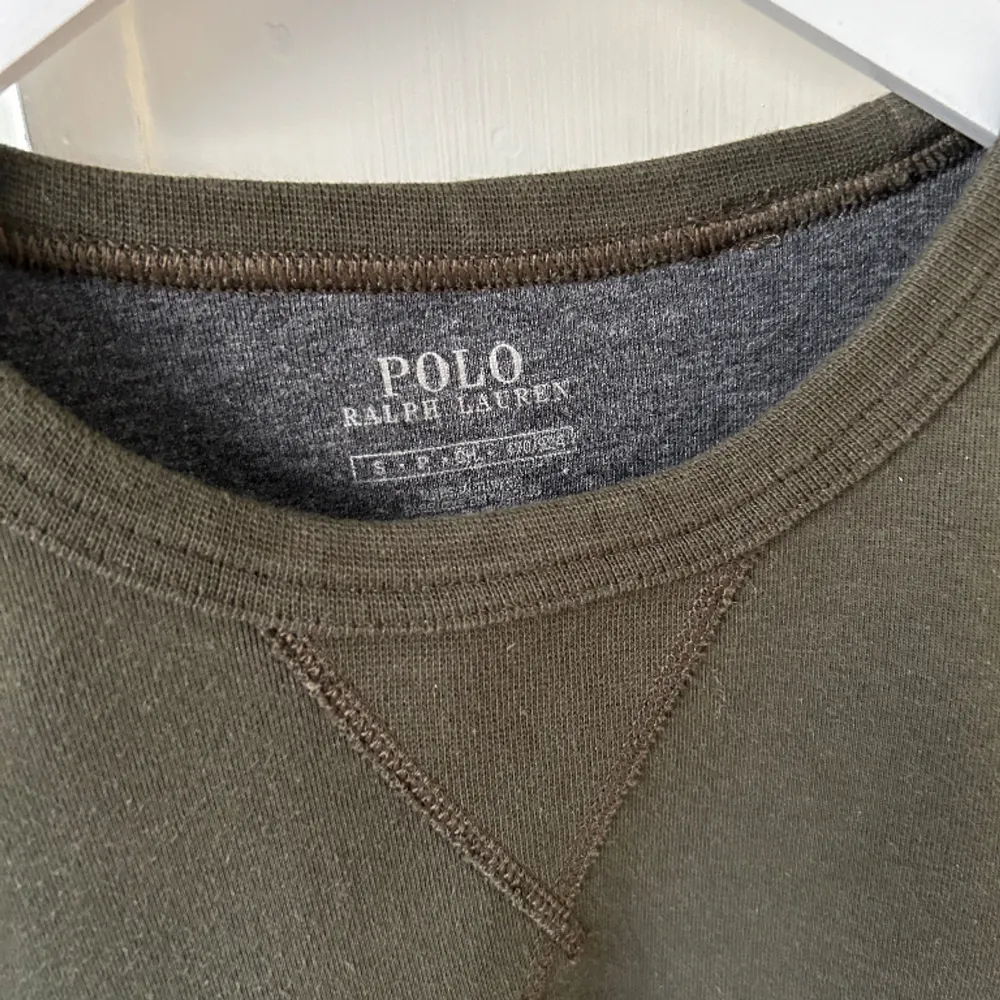 Ralph lauren tröja sparsamt använd. Nypris runt 1800. Tröjor & Koftor.