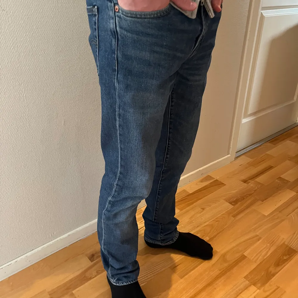 🟦 säljer dessa extremt feta Levi’s 511 i storleken 30/34. Skick 10/10.  Priset är inte hugget i sten, hör av er vid frågor eller för fler bilder! 🟦. Jeans & Byxor.