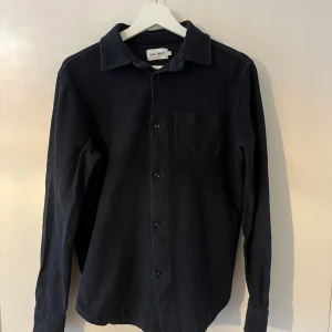 Brothers overshirt  - I bra skick, storlek S. Köpt på brothers för ungefär 650