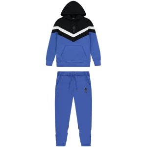 Trapstar tracksuit  - Den är använd men den har inga skador eller fläckar För riktiga bilder kontakta mig 