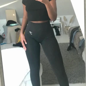Gymshark tights - Oanvända gymshark tights i nyskick i M/L, så sköna💕