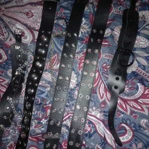 Skärp (äkta läder) - Säljer dom i styck köpte en för 300kr och säljer då halva priset använder tyvärr inte dom här längre.