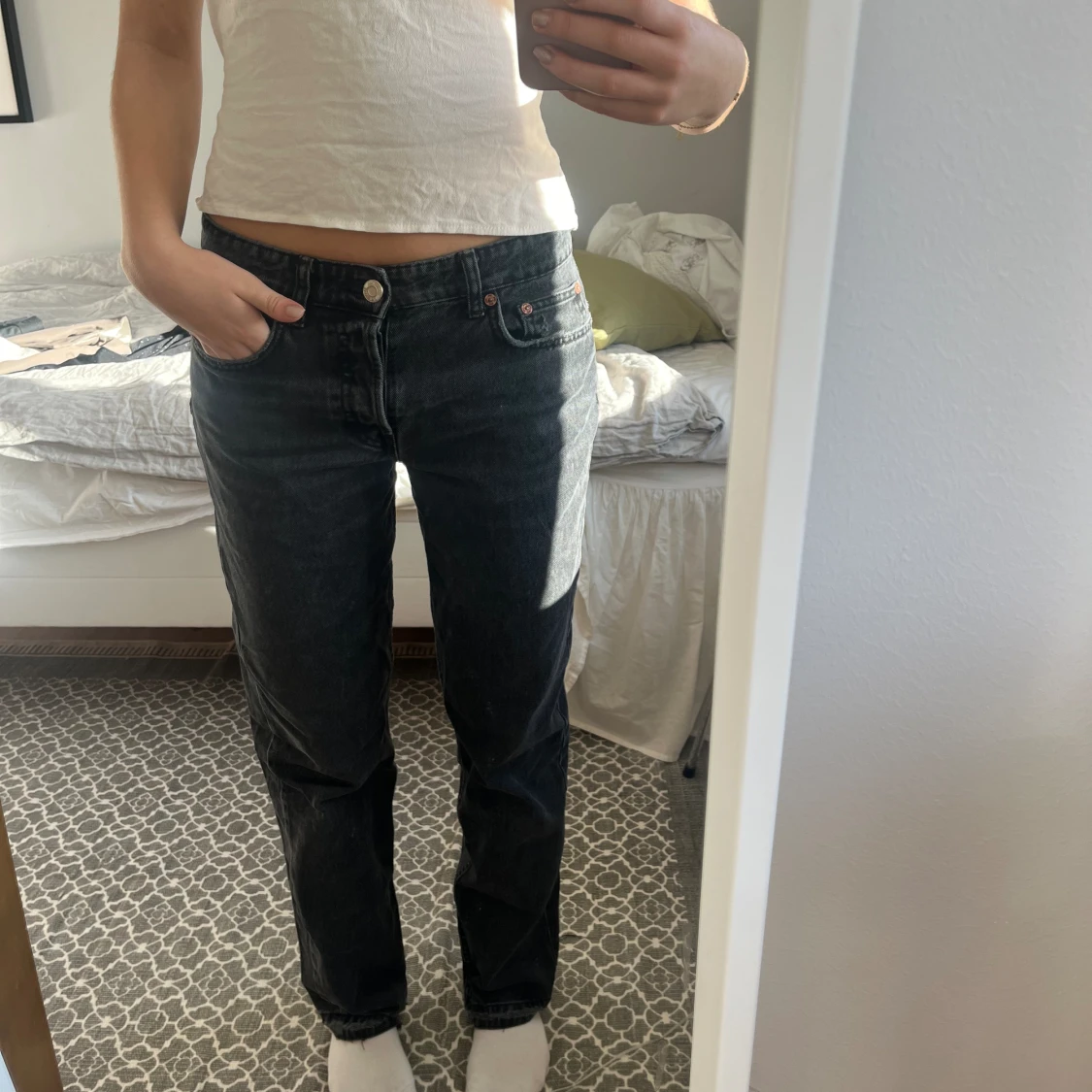 Grå/svarta mid waist zara jeans