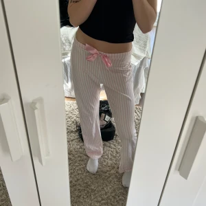 Pyjamasbyxor - Supergulliga pyjamasbyxor, stl s men lite mindre i storleken