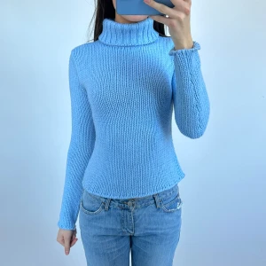 Stickad polotröja - Babyblå stickad tröja