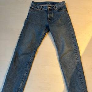 Knappt använda jeans sick 9/10 köpt för över 1000 kr åtminstone. Säljer varan då det ej kommer till användning. Pris kan diskuteras 
