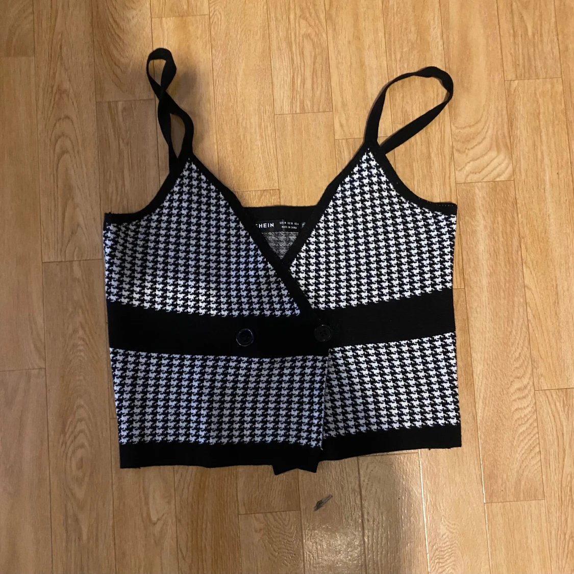 Oanvänd topp från shein i strl M - 90