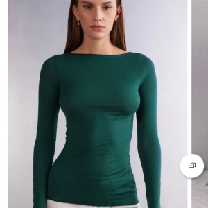 Intimissimi tröja  - Mörkgrön tröja från intimissimi använd 2-3 gånger, som ny!💚Nypris 450kr