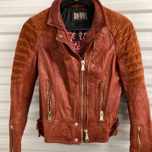 Jofama skinnjacka ”ny” Rookie  - Ny. Endast provad. Inga skador alls. Storlek 36