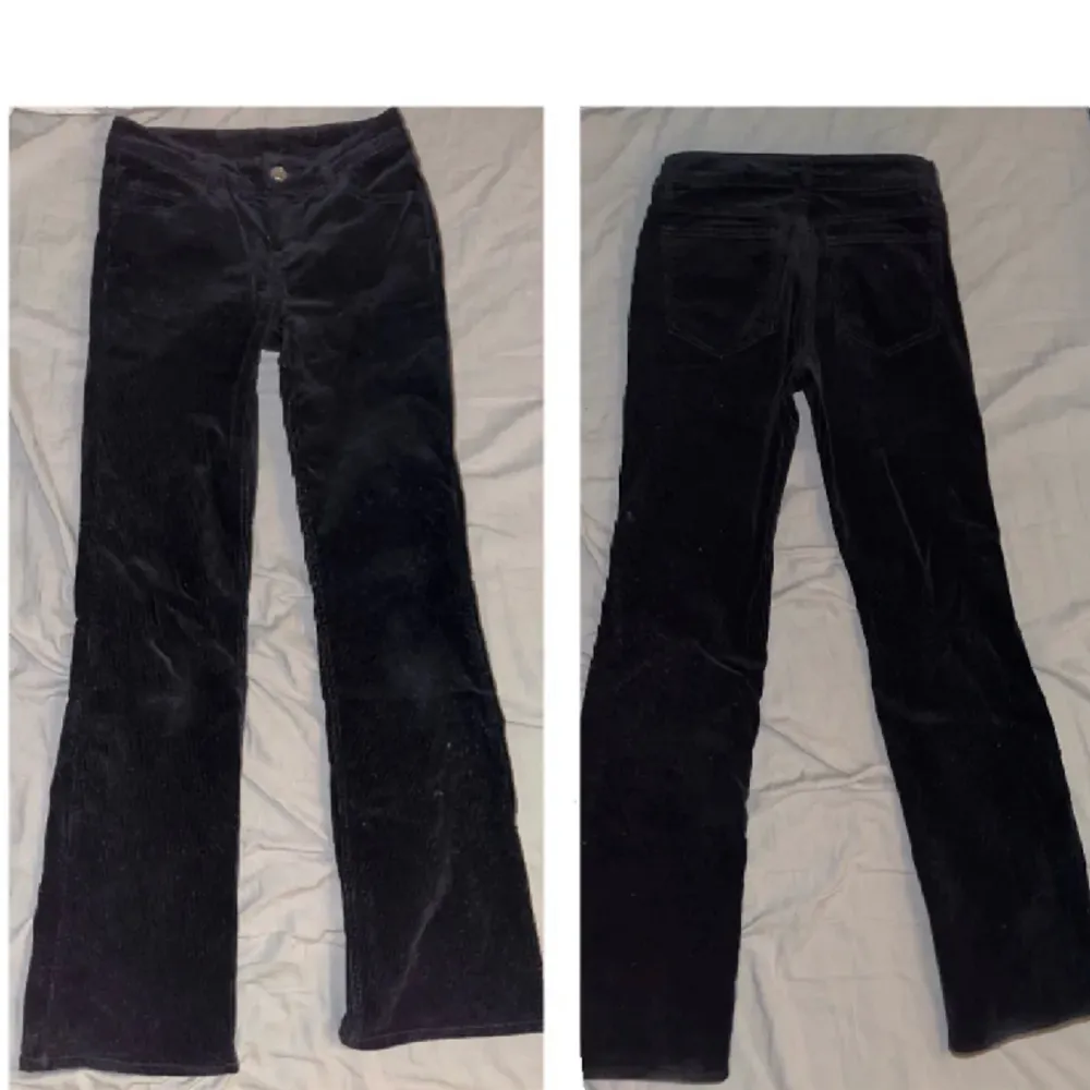 Fina Manchester bootcut jeans från H&M jag köpte för ungefär två år sen, inte kommit till användning bara legat i garderoben o använt ungefär 3 gånger nu har de dock blivit lite för små för mig. Jeans & Byxor.