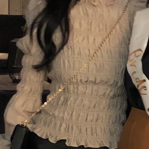 Topp från hm - Snygg topp från hm använd 1 gång