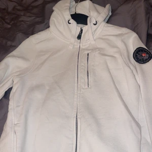 Sail racing tröja - Jätte fint skick inga fläckar eller liknande. Sparsamt använd 