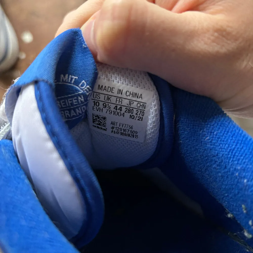 Adidas skor köpta för några år sedan  Fortfarande i bra skick. Skor.