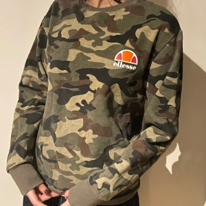 Camoflage tröja - Camoflage Ellesse tröja