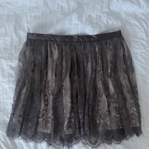 Spetskjol - (Ny annons) Så fin spetskjol!!