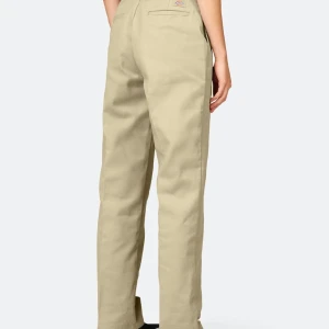 Dickies 874 work pant - Hittar ingen storlek, men ca XS.  Hög midja, längden passar mig bra (160 cm).  Använda, men i fint skick utan slitningar eller noppror. Fina Veck på framsidan finns kvar.