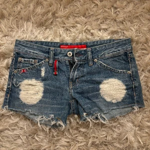 Jeans shorts - Blåa jeansshorts❄️, från ASK JEANS💕 Kontakta vid intresse🌸