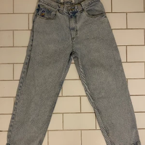 Polar 93 - Storlek 30 x 30 Ljusblå i bra skick.  Bara några små märken.  