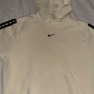 Hoodie från Nike i storlek M