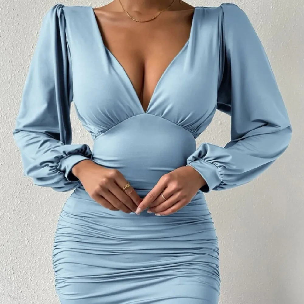 En jätte fin ljusblå klänning i storlek S. Väldigt fint skick . Klänningar.