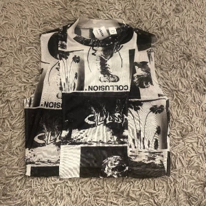 Collusion topp - Genomskinlig topp med mönster. Oanvänd, endast testad.