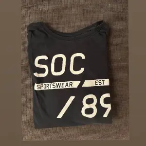 Soc tshirt i storlek M (herr)