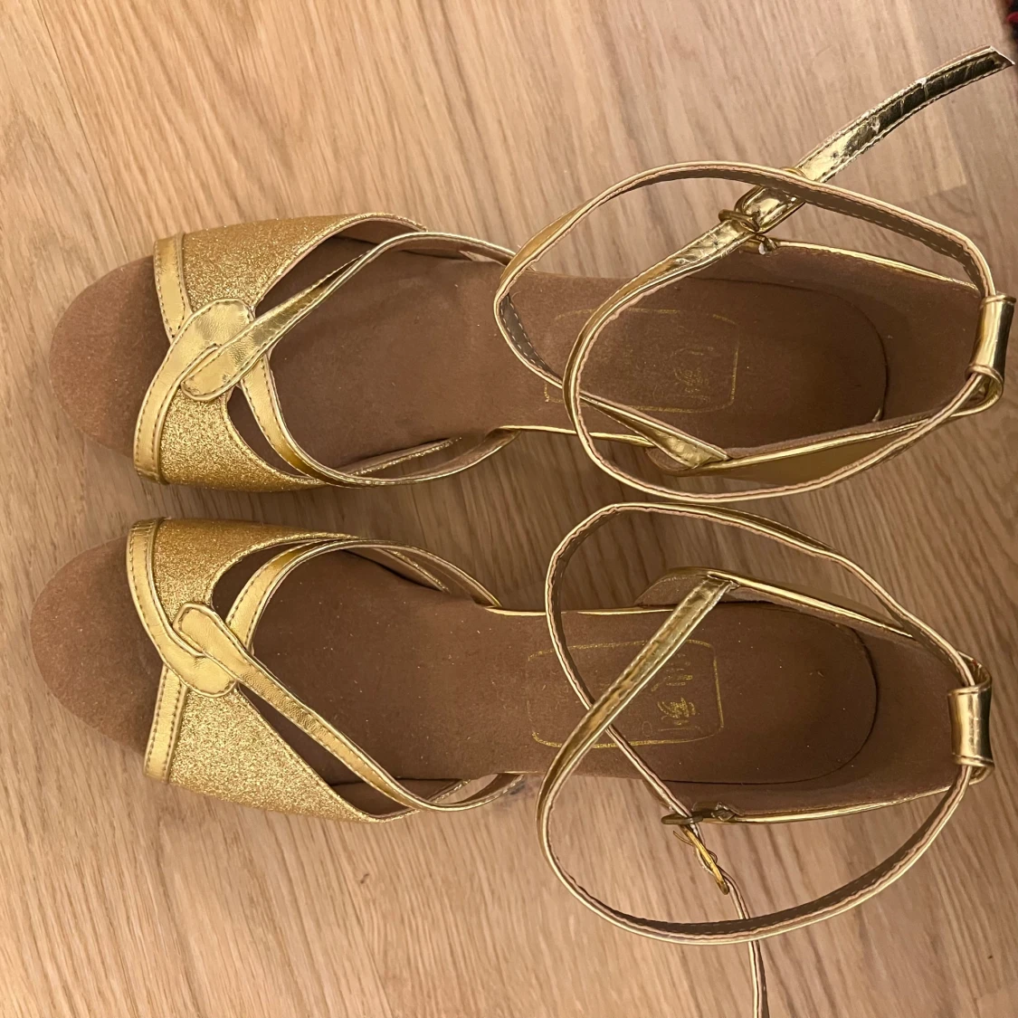 Dansskor med mockasula