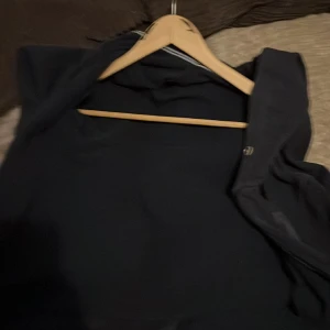 Gant huvtröja - Säljer den här huvtröjan då den inte kommer till användning 