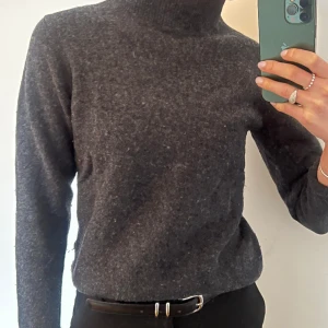 Polotröja, 100% Ull  - Polo i 100% ull!  Använd men i fint skick, Storlek m 