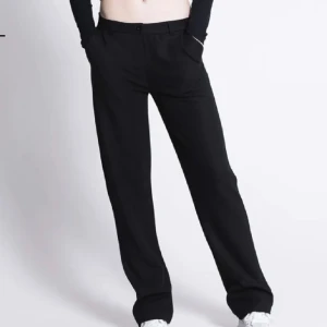 Lowwaist kostymbyxor  - Säger dessa lowwaist kostymbyxor i storlek S ifrån lager 157 då det inte passar längre. Normal längd! 