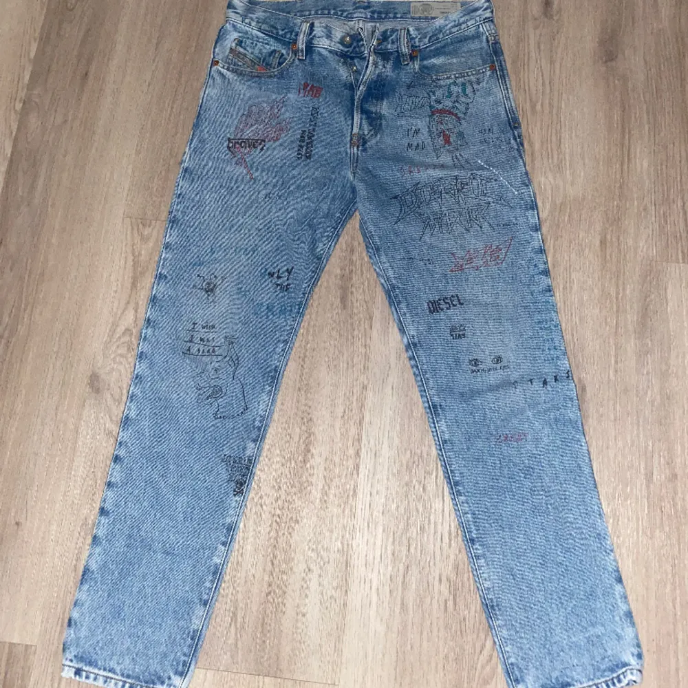 Sällsynta Diesel jeans med tryck. Sparsamt använda. W31 L32. Jeans & Byxor.