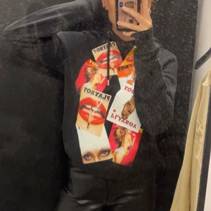Playboy hoodie - Hel oanvänd. Köpt i Göteborg för 3200kr. Lappen sitter kvar. (Köpare står för frakten)
