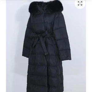 Leah jacka - Helt ny jacka från Femenina of Sweden i modellen Leah. Aldrig använt då jag har två. Nypris 3799, säljer för 1800