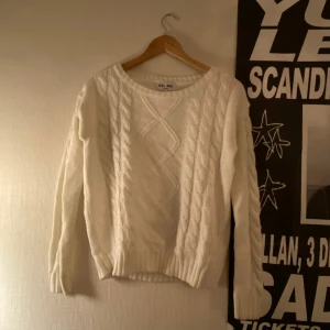 Stickad tröja - Stickad tröja ifrån Vero Moda. Stl S. Supermysig till vintern