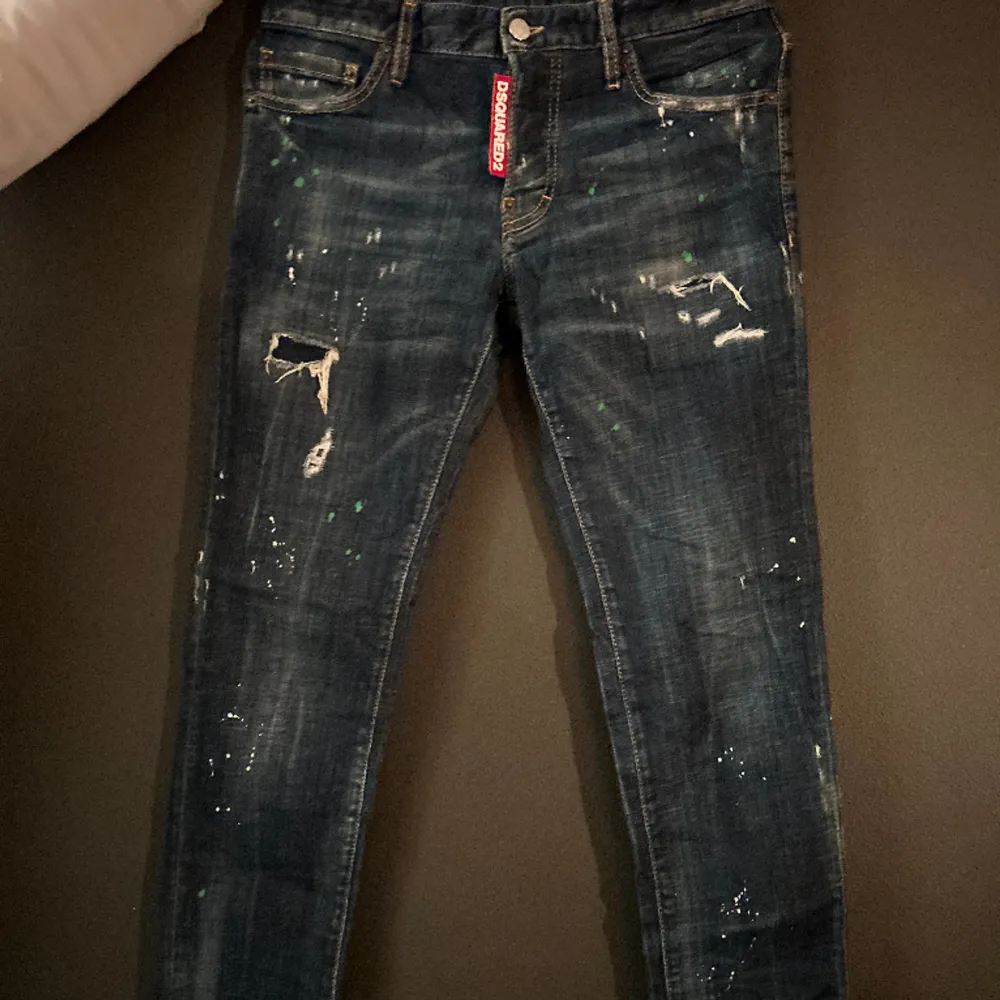 Snygga Dsquared2 jeans som inte används längre.. Jeans & Byxor.