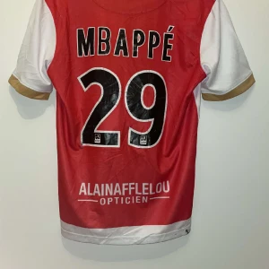 Mbappe fotbollströja - Inte det bästa skicket