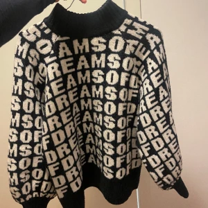 Stickad tröja  - Oversized XS