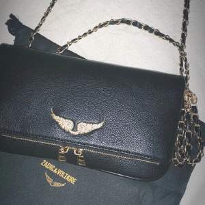 Säljer min älskade Zadig&Voltaire väska i guld igen💋 Köpt för ca 3000kr, dustbag ingår❣️ 
