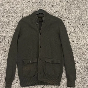 Massimo Dutti tröja - Tröja från Massimo Dutti! Storlek M, skick 8/10. Finns lite avfrärgning på nacken och magen! 