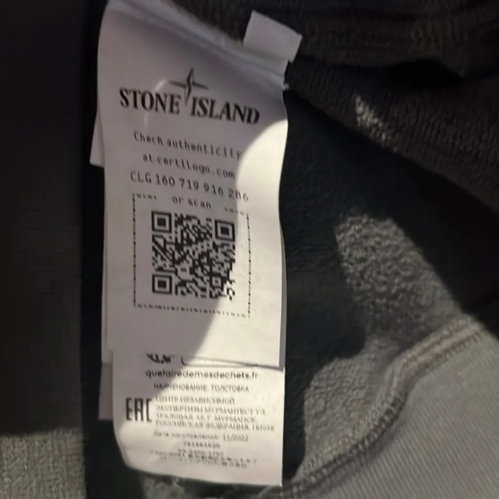 Säljer min Stone island tröja. Köpt på NK.. Hoodies.
