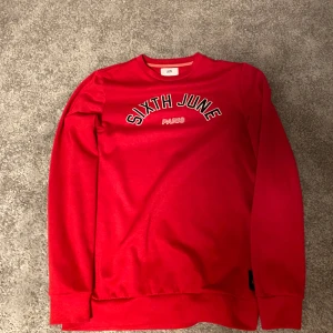 Asos tröja - Tröja från asos, storlek m, inga fläckar, säljer då den inte passar mig längre.