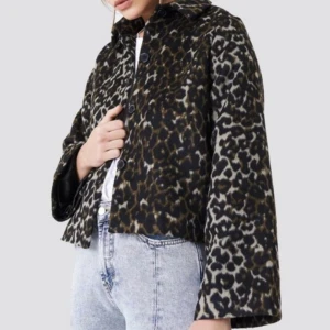 Leopard jacka  - Jacka från nakd så inte säljs längre, ord pris 799! Mycket bra skick 