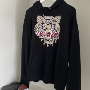 Kenzo Hoodie - Skick 10/10 endast provad