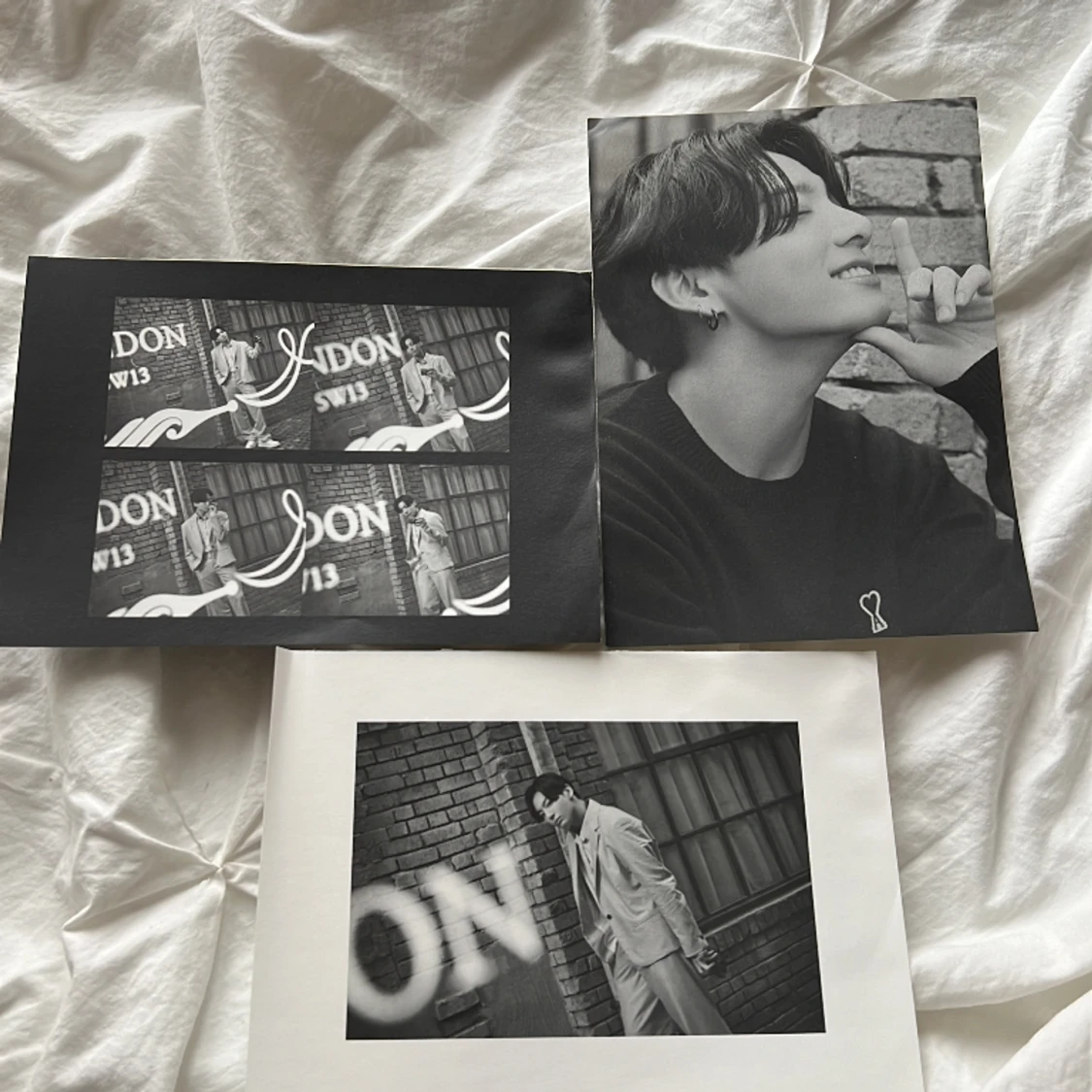 Affischer på Jungkook från BTS från albumet BE