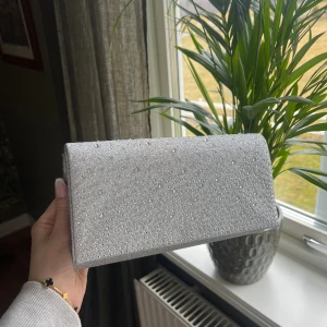 Bal väska!  - Perfekt väska till balen, endast använda vid ett tillfälle!👩🏽‍🎓🥂✨